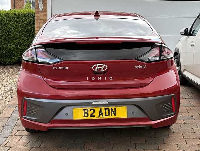 Hyundai IONIQ Premium Hybrid 1.6 GDi HEV (141ps)