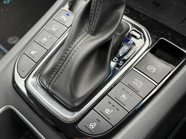 Hyundai IONIQ Premium Hybrid 1.6 GDi HEV (141ps)