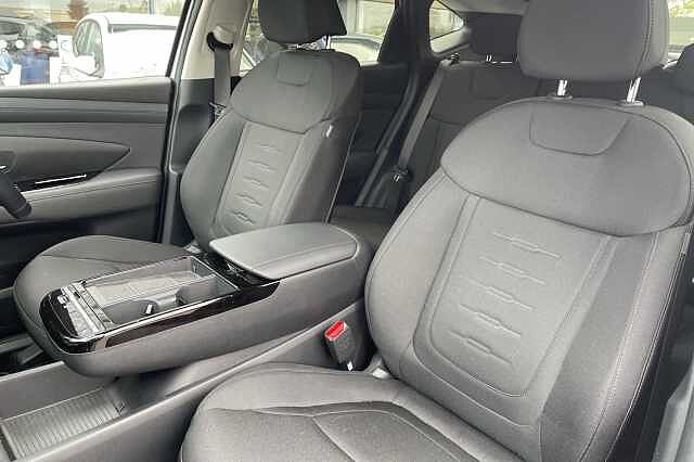 Hyundai TUCSON Advance Hybrid 1.6 T-GDi HEV (215ps)