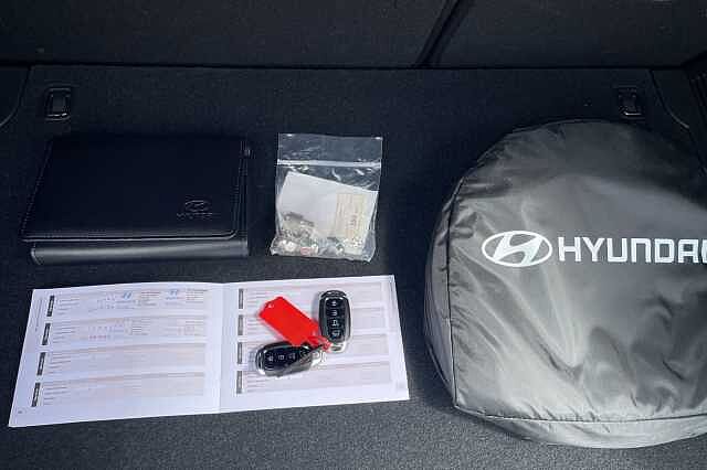 Hyundai KONA Premium Electric 64kWh EV (204ps)