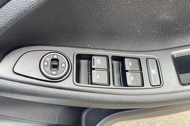 Hyundai i20 Play 1.0 T-GDi (100ps)