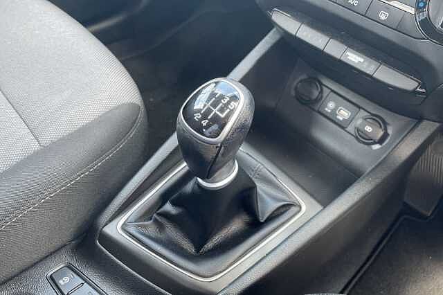 Hyundai i20 Play 1.0 T-GDi (100ps)