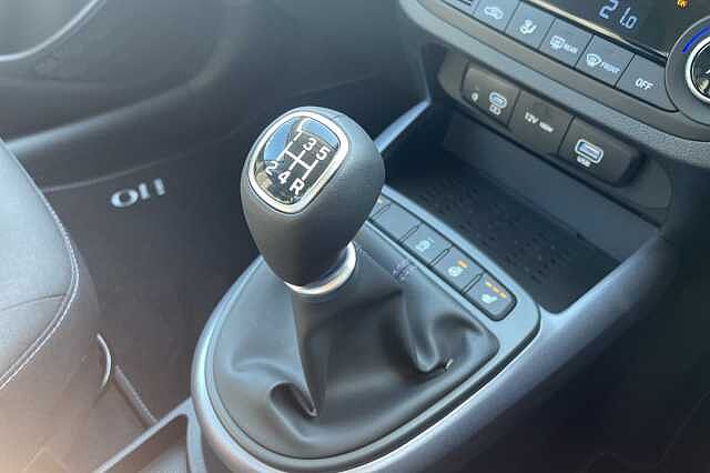 Hyundai i10 Premium [Nav] 1.2 MPi (79ps)