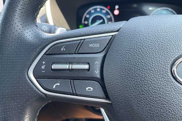 Hyundai SANTA FE Ultimate Plug-in Hybrid1.6 T-GDi PHEV 4WD (265ps) Glacier White