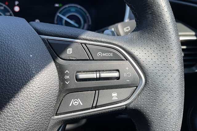 Hyundai SANTA FE Ultimate Plug-in Hybrid1.6 T-GDi PHEV 4WD (265ps) Glacier White