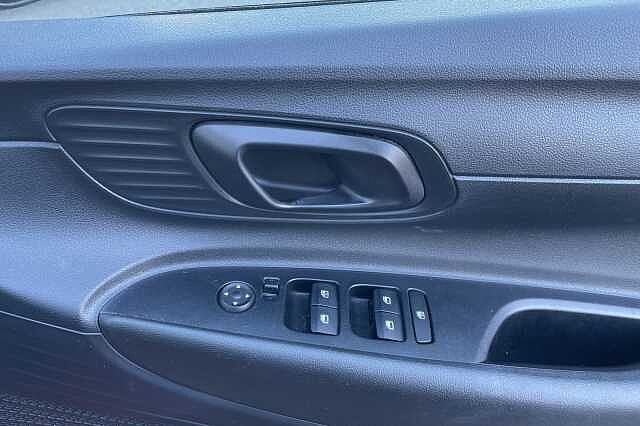 Hyundai I20 SE Connect 1.0 T-GDi MHEV (100ps) Dragon Red