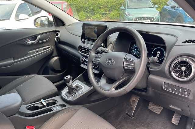 Hyundai KONA Premium Hybrid 1.6 GDi HEV (141ps) Atlas White