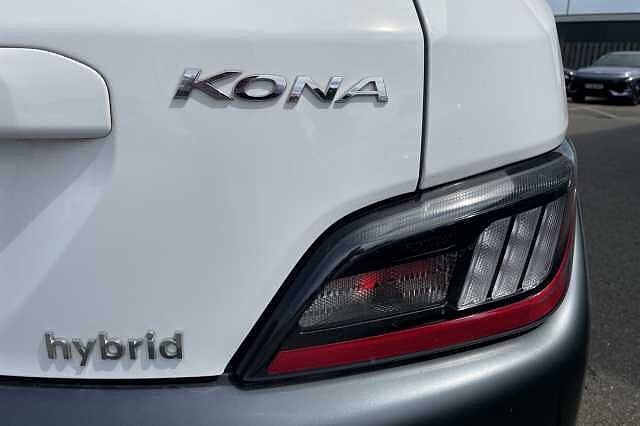 Hyundai KONA Premium Hybrid 1.6 GDi HEV (141ps) Atlas White