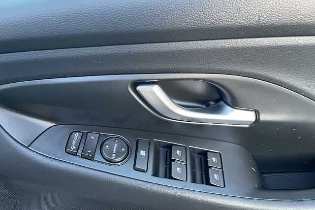 Hyundai I30 SE Nav Tourer 1.4 T-GDI (140ps) Polar White