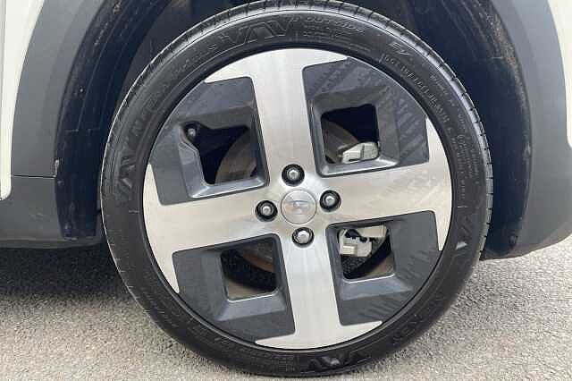 Hyundai INSTER 02 49kWh EV (116ps) Natural Ivory