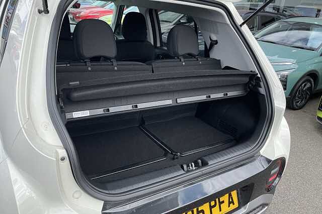 Hyundai INSTER 02 49kWh EV (116ps) Natural Ivory