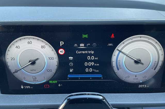 Hyundai INSTER Cross Electric 49kWh EV (115ps)