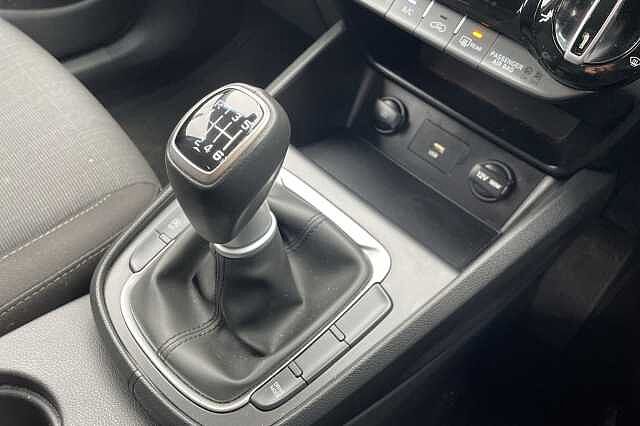 Hyundai KONA SE Connect 1.0 T-GDi MHEV (120ps)