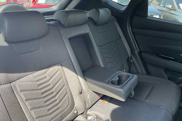 Hyundai TUCSON premium Plug In Hybrid 1.6 T-HDi PHEV (252ps) Abyss Black