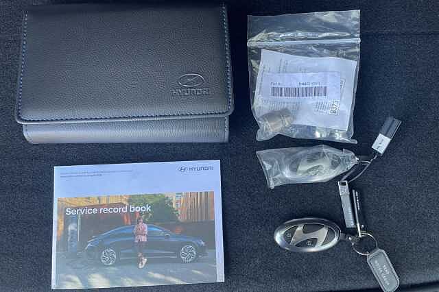 Hyundai TUCSON premium Plug In Hybrid 1.6 T-HDi PHEV (252ps) Abyss Black