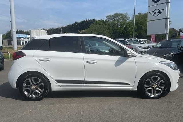 Hyundai i20 Premium Nav 1.2 MPi (84ps)