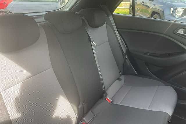 Hyundai i20 Premium Nav 1.2 MPi (84ps)