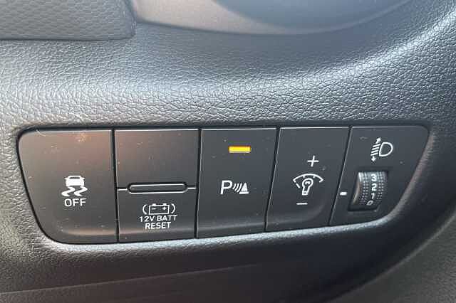 Hyundai KONA Premium Hybrid 1.6 GDi HEV (141ps)