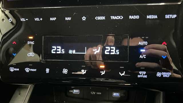 Hyundai TUCSON 1.6 h T-GDi SE Connect SUV 5dr Petrol Hybrid Auto Euro 6 (s/s) (230 ps) White