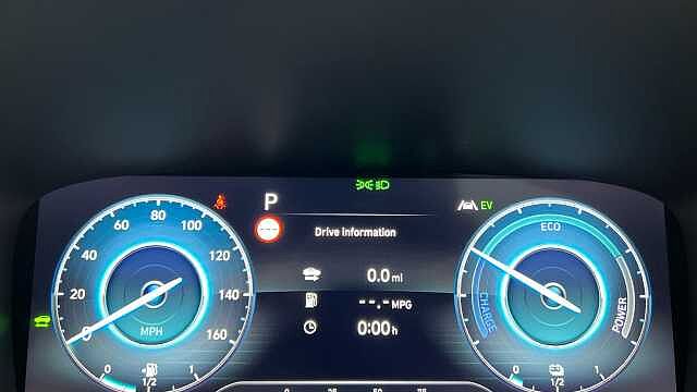 Hyundai SANTA FE 1.6 h T-GDi Ultimate SUV 5dr Petrol Hybrid Auto 4WD Euro 6 (s/s) (230 ps) Typhoon Silver