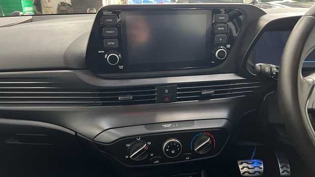 Hyundai BAYON 1.0 T-GDi MHEV SE Connect SUV 5dr Petrol Hybrid DCT Euro 6 (s/s) (100 ps) Black