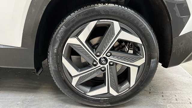 Hyundai TUCSON 1.6 h T-GDi 13.8kWh Ultimate SUV 5dr Petrol Plug-in Hybrid Auto 4WD Euro 6 (s/s) Atlas White