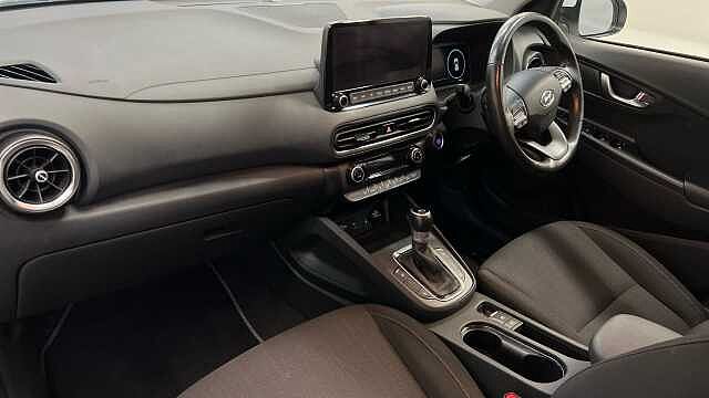 Hyundai KONA 1.6 h-GDi Premium SUV 5dr Petrol Hybrid DCT Euro 6 (s/s) (141 ps) Atlas White