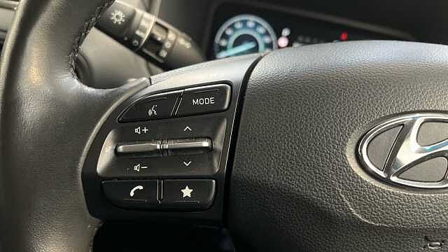 Hyundai KONA 1.6 h-GDi Premium SUV 5dr Petrol Hybrid DCT Euro 6 (s/s) (141 ps) Atlas White