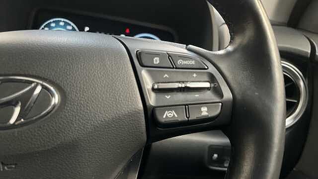 Hyundai KONA 1.6 h-GDi Premium SUV 5dr Petrol Hybrid DCT Euro 6 (s/s) (141 ps) Atlas White