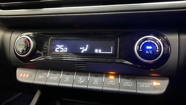 Hyundai KONA 1.6 h-GDi Premium SUV 5dr Petrol Hybrid DCT Euro 6 (s/s) (141 ps) Atlas White