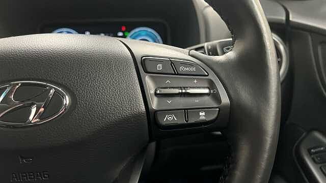 Hyundai KONA 1.6 h-GDi Ultimate SUV 5dr Petrol Hybrid DCT Euro 6 (s/s) (141 ps) White