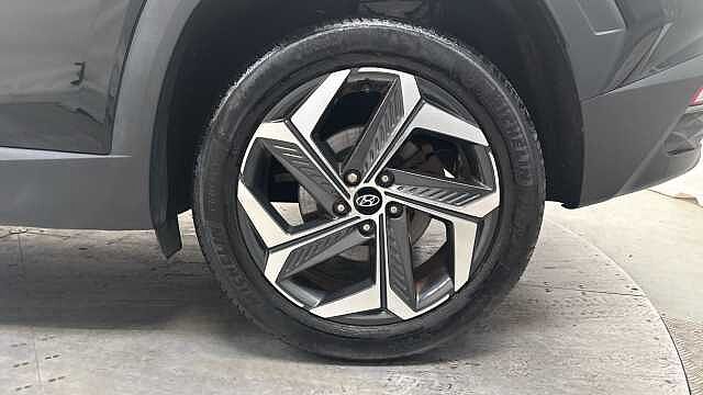 Hyundai TUCSON 1.6 h T-GDi Premium SUV 5dr Petrol Hybrid Auto Euro 6 (s/s) (230 ps) Black