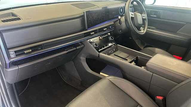 Hyundai SANTA FE 1.6 T-GDi 13.8kWh Calligraphy SUV 5dr Petrol Plug-in Hybrid Auto 4WD Euro 6 (s/s Abyss Black