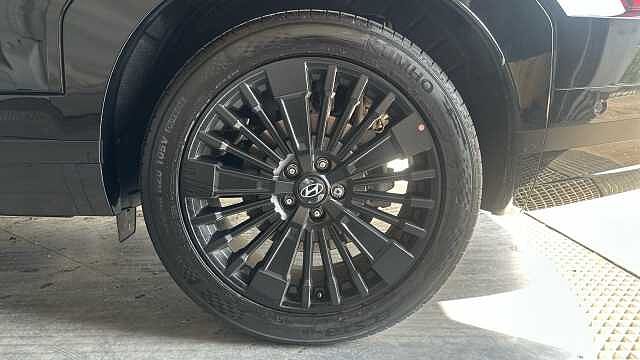 Hyundai SANTA FE 1.6 T-GDi 13.8kWh Calligraphy SUV 5dr Petrol Plug-in Hybrid Auto 4WD Euro 6 (s/s Abyss Black