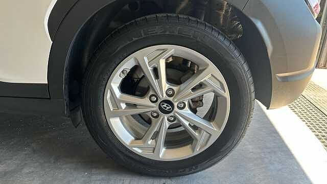 Hyundai KONA 1.0 T-GDi MHEV SE Connect SUV 5dr Petrol Hybrid Manual Euro 6 (s/s) (120 ps) Atlas White
