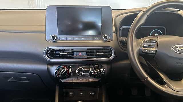 Hyundai KONA 1.0 T-GDi MHEV SE Connect SUV 5dr Petrol Hybrid Manual Euro 6 (s/s) (120 ps) Atlas White