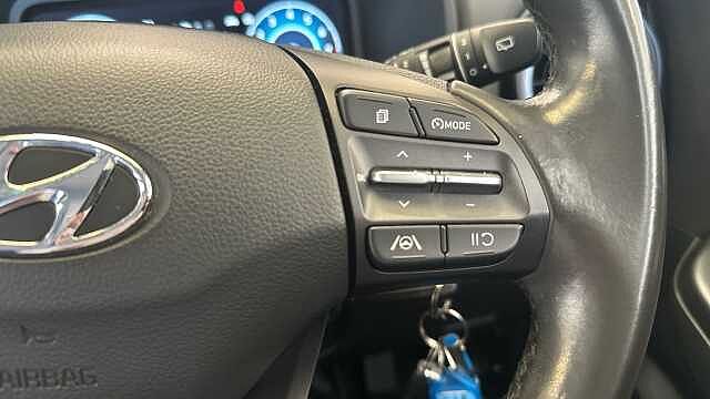 Hyundai KONA 1.0 T-GDi MHEV SE Connect SUV 5dr Petrol Hybrid Manual Euro 6 (s/s) (120 ps) Atlas White