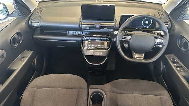 Hyundai INSTER Standard Range 42kWh 01 SUV 5dr Electric Auto (97 ps) Atlas White