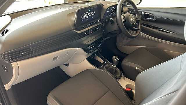 Hyundai BAYON 1.0 T-GDi Tech Line SUV 5dr Petrol Manual Euro 6 (s/s) (90 ps) Phantom Black