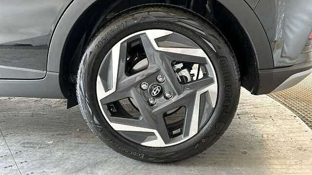 Hyundai BAYON 1.0 T-GDi Tech Line SUV 5dr Petrol Manual Euro 6 (s/s) (90 ps) Phantom Black