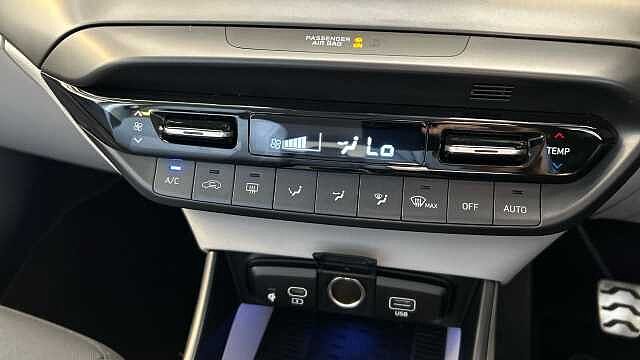 Hyundai BAYON 1.0 T-GDi Tech Line SUV 5dr Petrol Manual Euro 6 (s/s) (90 ps) Phantom Black