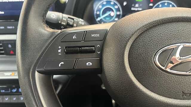 Hyundai BAYON 1.0 T-GDi MHEV Premium SUV 5dr Petrol Hybrid DCT Euro 6 (s/s) (100 ps) Red