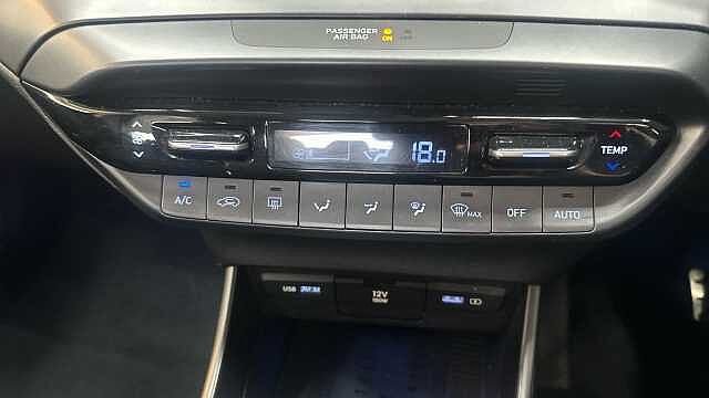Hyundai BAYON 1.0 T-GDi MHEV Premium SUV 5dr Petrol Hybrid DCT Euro 6 (s/s) (100 ps) Red