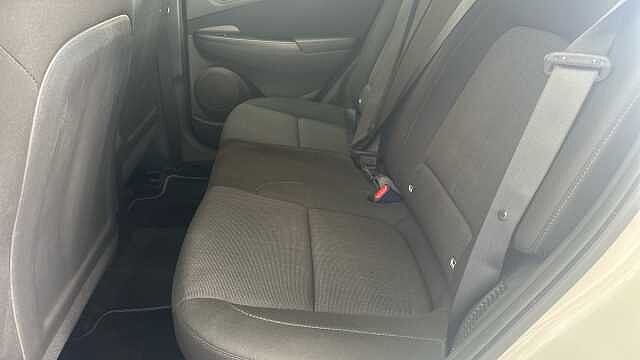 Hyundai KONA 1.0 T-GDi MHEV SE Connect SUV 5dr Petrol Hybrid Manual Euro 6 (s/s) (120 ps) Atlas White