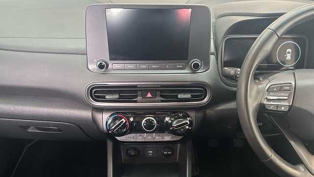 Hyundai KONA 1.0 T-GDi MHEV SE Connect SUV 5dr Petrol Hybrid Manual Euro 6 (s/s) (120 ps) Atlas White