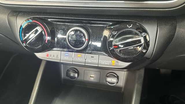 Hyundai KONA 1.0 T-GDi MHEV SE Connect SUV 5dr Petrol Hybrid Manual Euro 6 (s/s) (120 ps) Atlas White