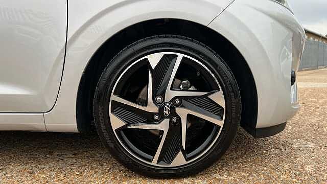 Hyundai I10 1.2 Premium Hatchback 5dr Petrol Auto Euro 6 (s/s) (84 ps) Silver