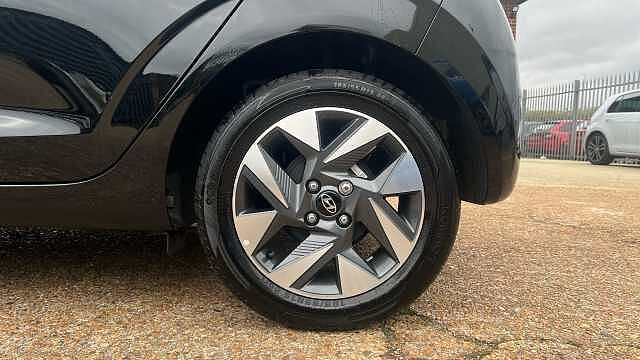 Hyundai I10 1.2 Advance Hatchback 5dr Petrol Manual Euro 6 (s/s) (79 ps) Phantom Black