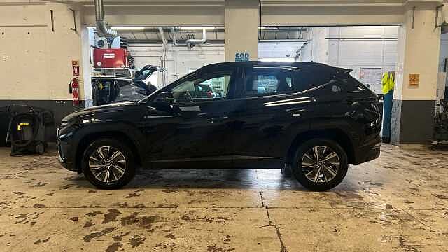 Hyundai TUCSON 1.6 h T-GDi SE Connect SUV 5dr Petrol Hybrid Auto Euro 6 (s/s) (230 ps) Dark Knight
