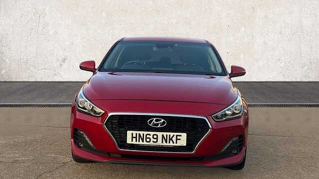 Hyundai I30 1.6 CRDi Premium Hatchback 5dr Diesel DCT Euro 6 (s/s) (115 ps) Red